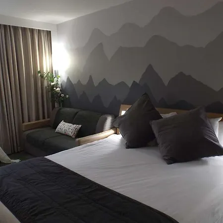 Novotel Centre Hotel 4*